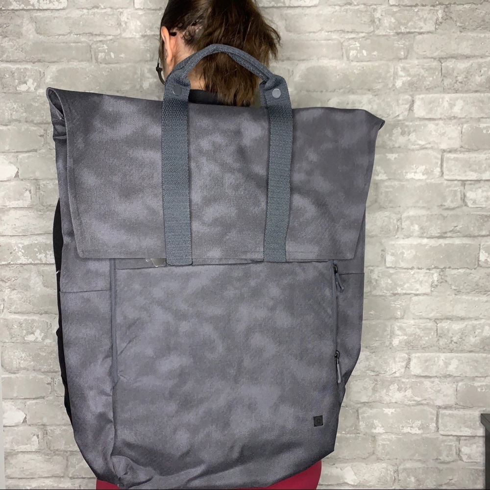 Lululemon Early Embark Backpack NWT Grey - Picture 4 of 16